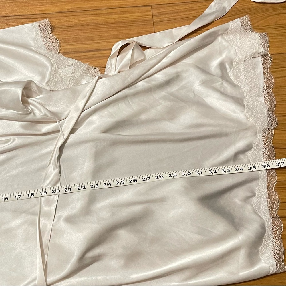 Victoria's Secret Satin Bride Wedding Kimono Robe - Ivory with Lace Trim - Picture 10 of 14